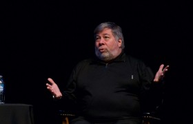 苹果联合创始人史蒂夫·沃兹尼亚克（Steve Wozniasdfsk）通过比特币赠品诈骗起诉Yo