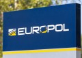 欧洲刑警组织逮捕了窃取价值1亿美元加密货币的模拟交易犯罪团伙的10名成员