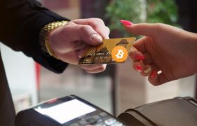 2020年第三次比特币减半事件后，比特币需求激增