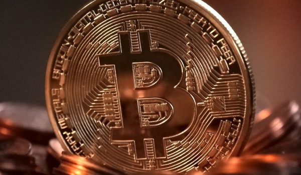 特斯拉和MicroStrategy遭受命运的比特币扭曲
