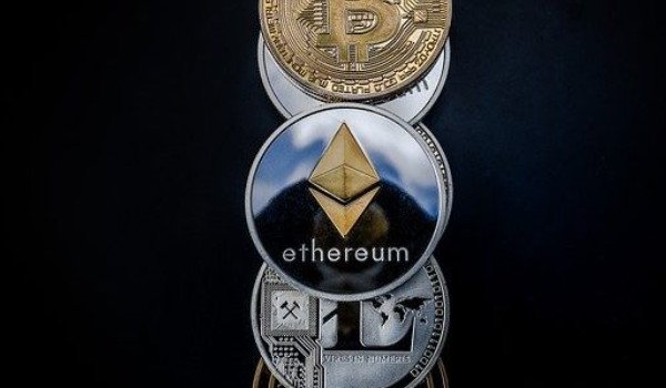 管理的加密货币资产已超过570亿美元